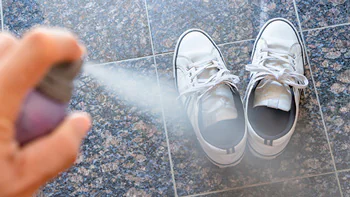 foto - Scarpe Fresche e Senza Odori